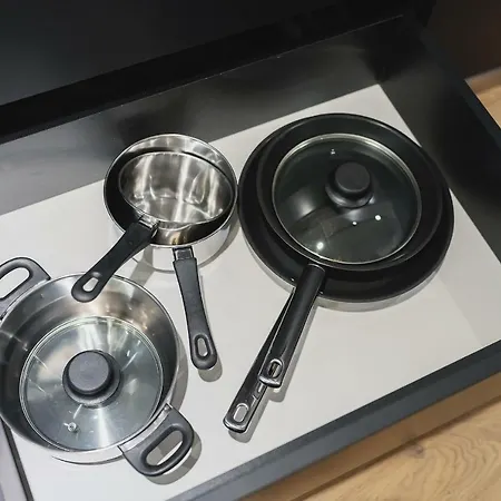 Yoursecondflat Grzybowska 아파트