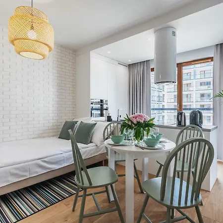 Apartment Yoursecondflat Grzybowska Warschau