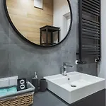 Apartment Yoursecondflat Grzybowska Warschau
